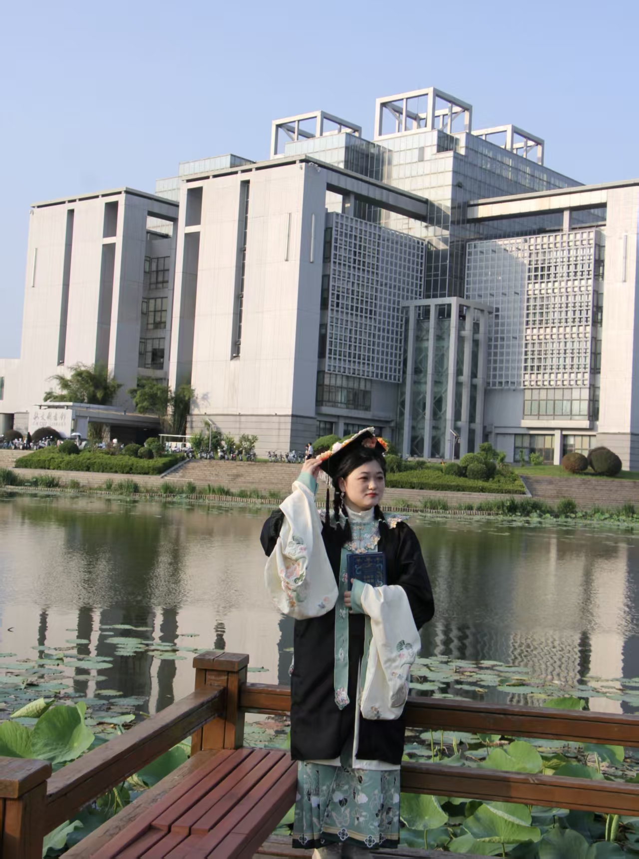 史莹莹.jpg